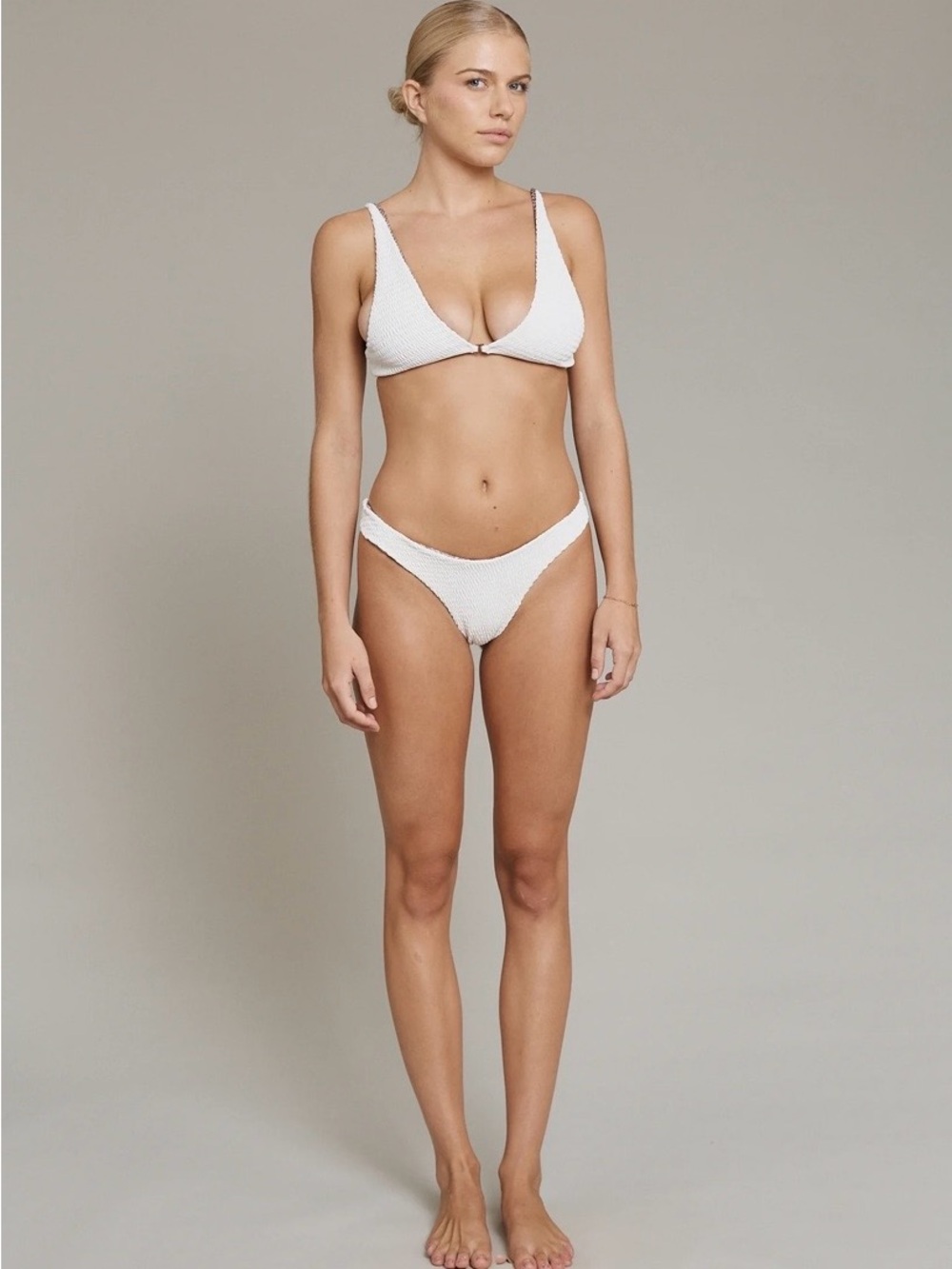 ACACIA Set in White scrunch